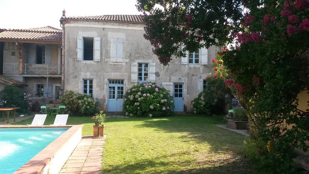 Maison Arriu Bed & Breakfast Montaut  Exterior foto